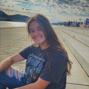 Meet your Posher, Logan